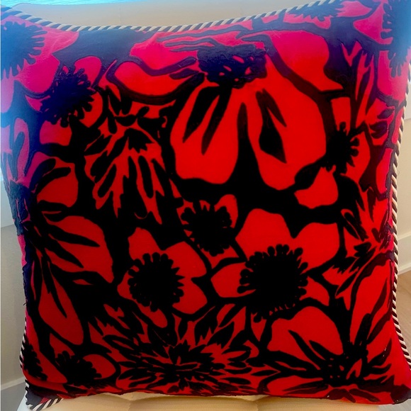 MacKenzie-Childs Baker Street Pillow Red/Black 20x20 Velvet Floral RETIRED - Picture 1 of 3